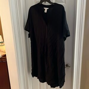 H and M black short sleeve dress Large